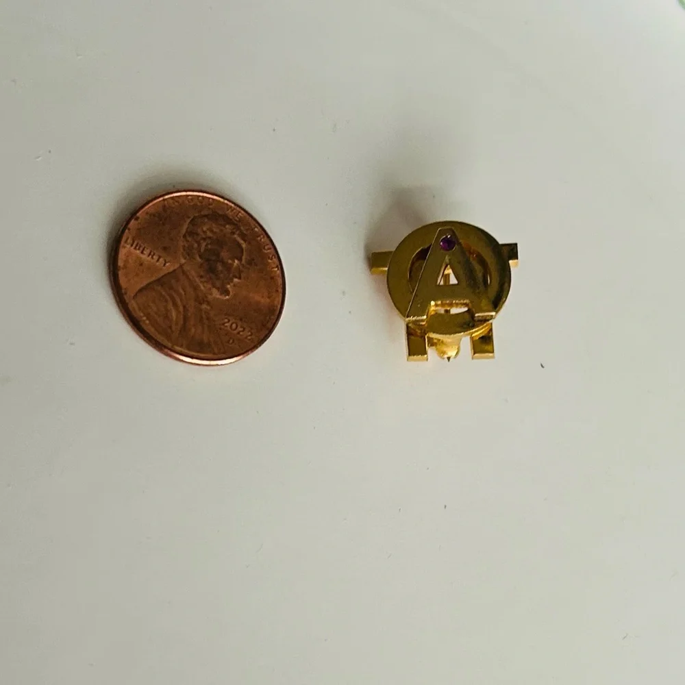 Alpha Omicron Pi Gold Tone Brooch with Red Ruby Vintage 1980’s - Picture 9 of 10